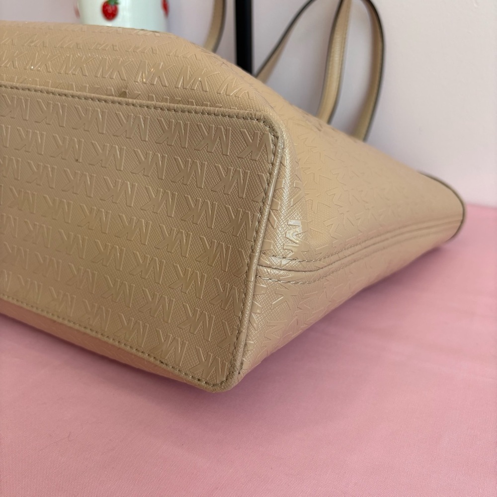 MICHAEL Michael Kors Beige Patent Leather Jet Set Tote EUC - Picture 8 of 10